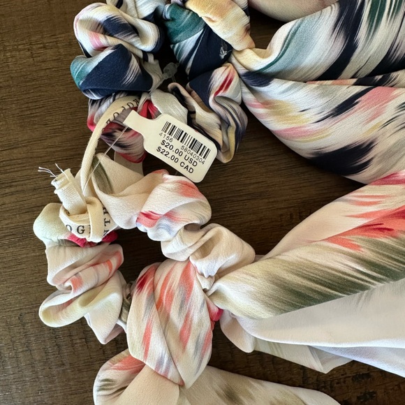Set of Two Anthropologie Hair Ties - Picture 2 of 2